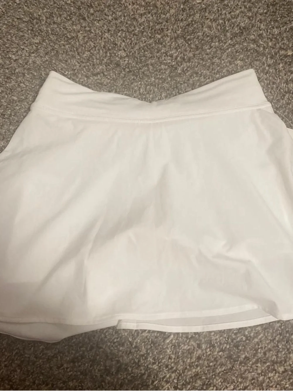 Lululemon White Women's Athletic Skort - Versatile Active Skirt